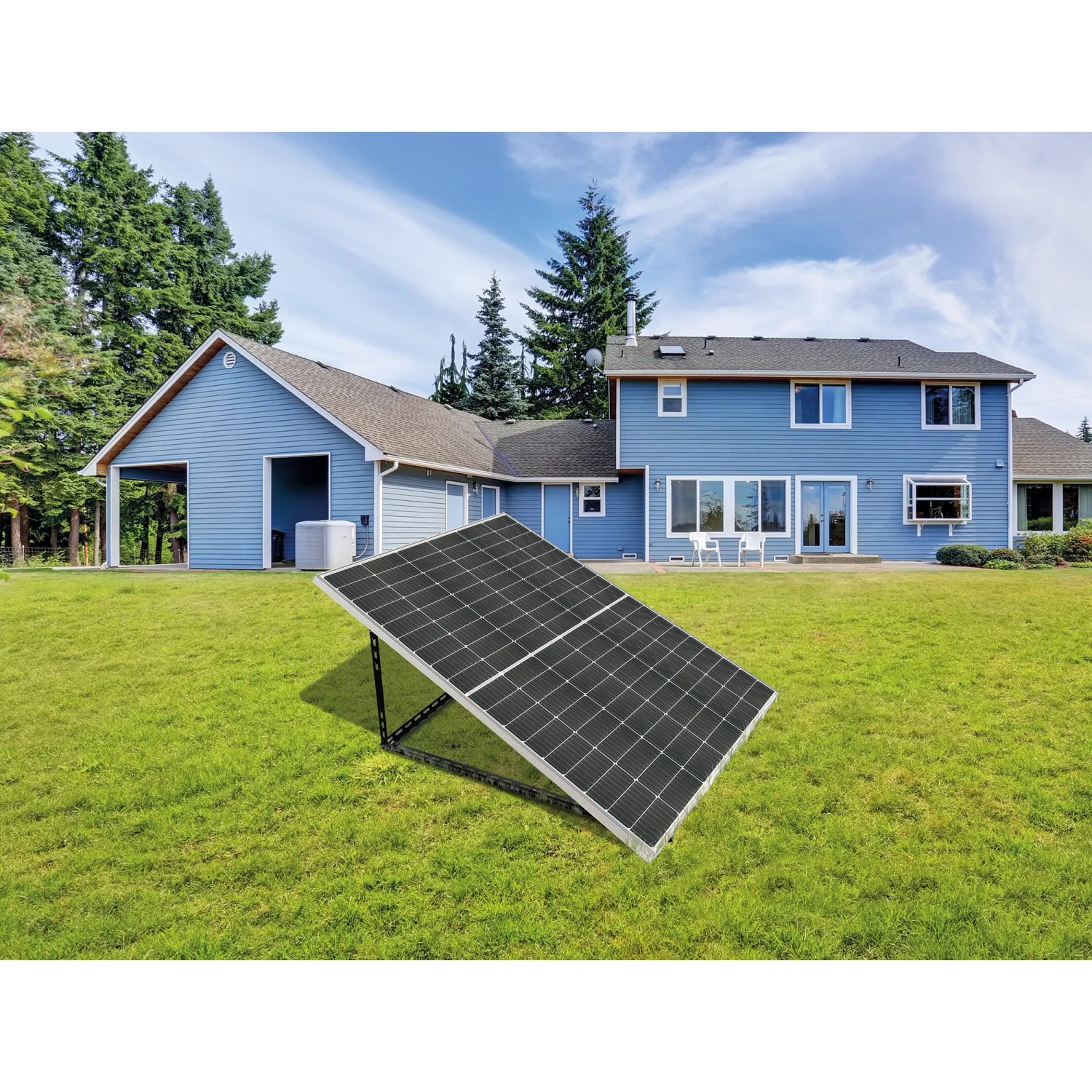 Schwaiger Solarmodul Ständerwerk SOBM1030, verstellbar, aus Aluminium, schwarz, auf Rasen vor Haus.