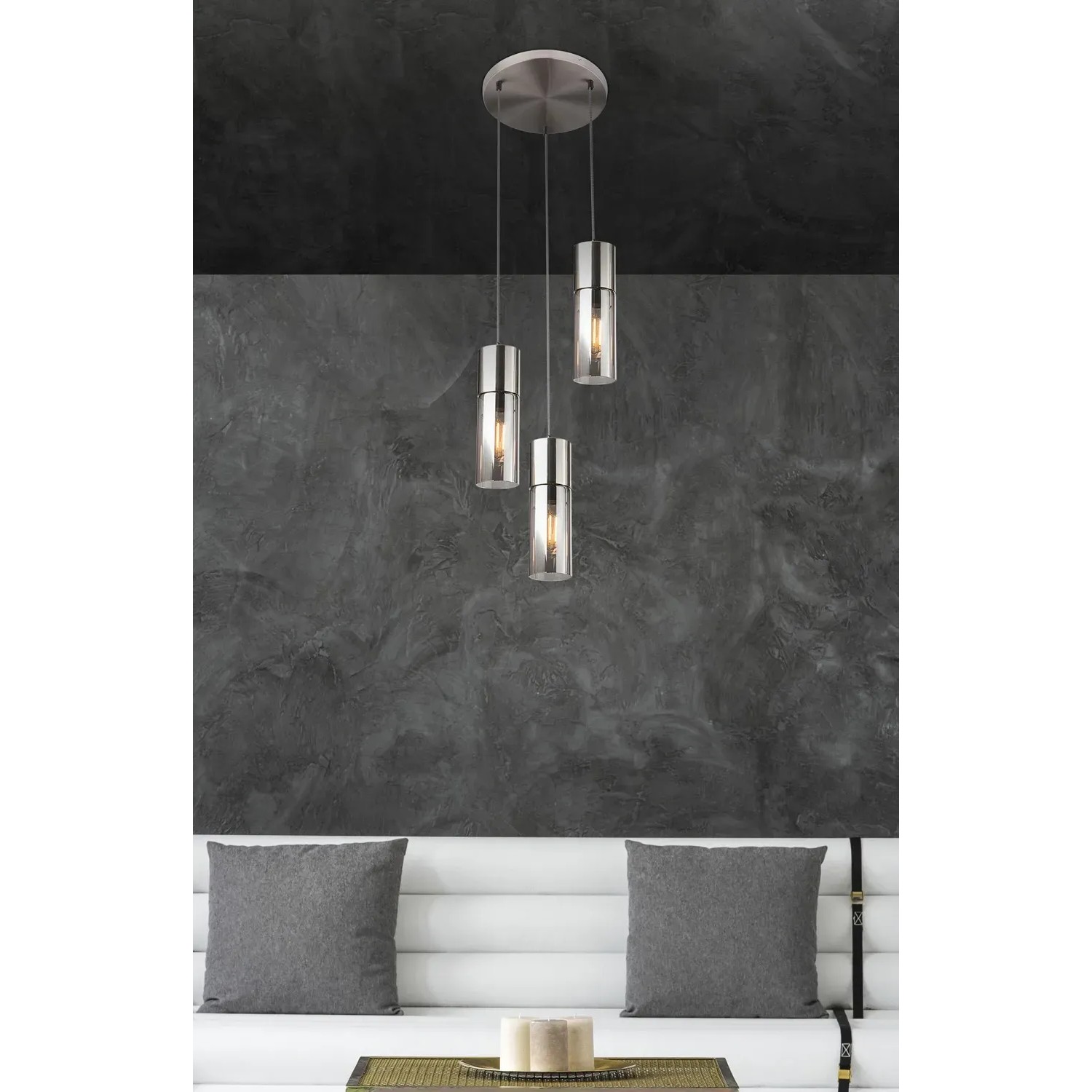 Nickelfarbene Globo Hängeleuchte Annika, 3-flammig mit Glaszylinderschirmen.