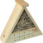 Bausatz für ein Insektenhotel Bee aus Holz mit Niströhren und Löchern.