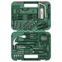 Offener, grüner Bosch Werkzeugkoffer Advanced mit 64-teiligem Werkzeug-Set, inklusive Hammer, Säge, Schraubenschlüssel.