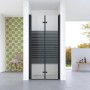 Aquabatos Dusch-Falttür mit schwarzen Profilen, gestreiftem ESG-Glas und Kreuz-Design. Moderne Duschabtrennung für Bad.
