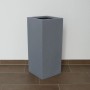 Grauer, rechteckiger Pflanzkübel Säule aus Fiberglas, 30x30x90 cm, für Innen- und Außenbereich.