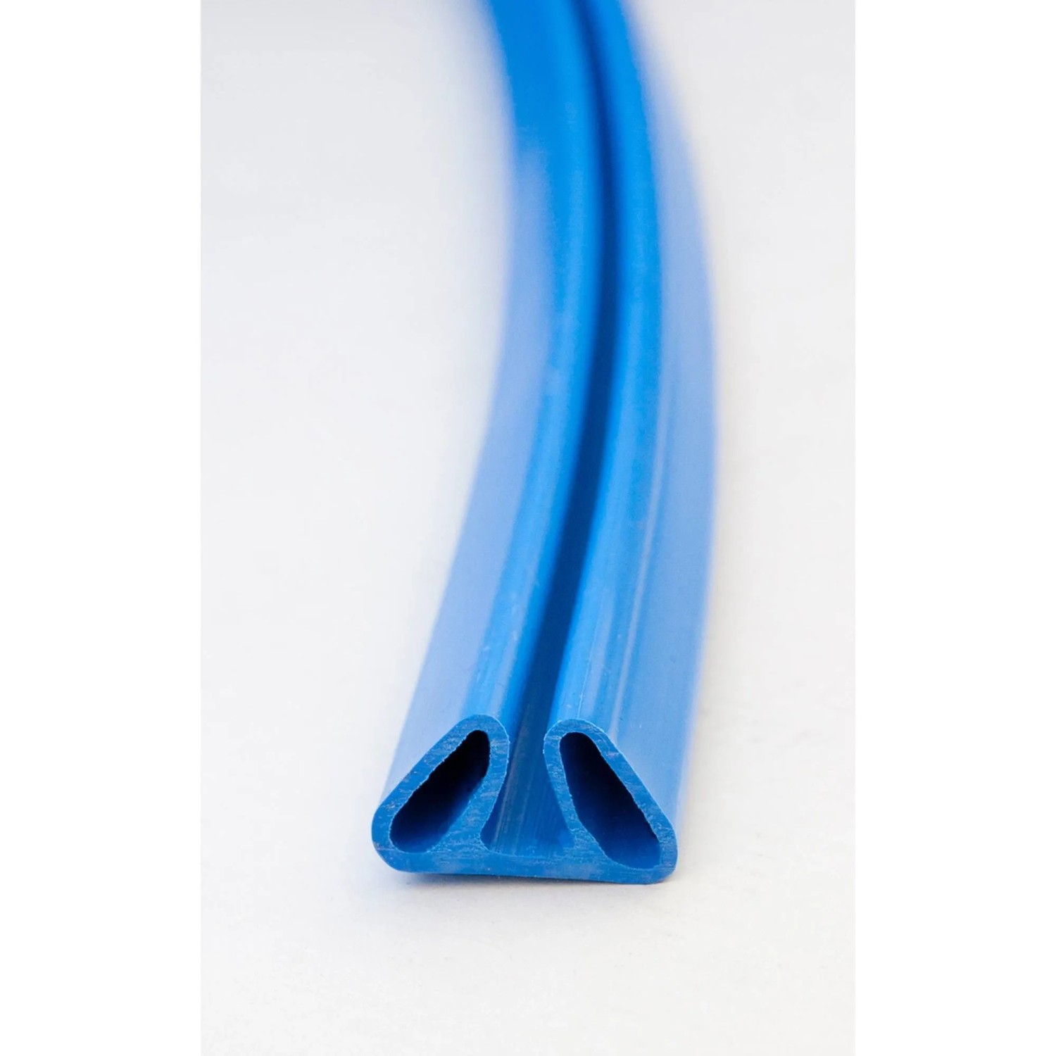 Detailaufnahme: Blaues Alu-Steckprofil für Summer Fun Stahlwand Pool FERRARA Ovalform.