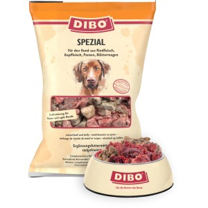 Dibo Hunde-Barf Spezial 2kg: Frostfutter mit Rind, Pansen und Blättermagen im Beutel und Hundenapf.