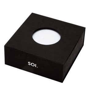 Brainstream SOI Taschenlampe in schwarzer Verpackung mit Sichtfenster.