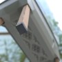 Detailaufnahme: Bein des Gusta Garden Sammy Salad Anzuchtsgefäßes (dunkelgrün, 15 L) mit rutschfesten Füßen.