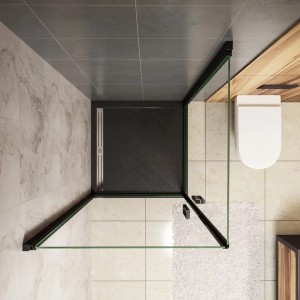Schwarze, quadratische Duschwanne 80x80 cm mit Stein-Effekt und Ablaufgarnitur in moderner Dusche.