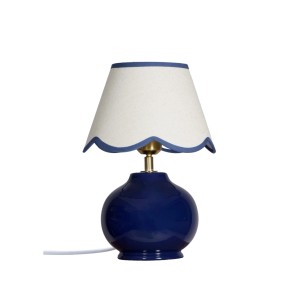 PR Home Nell Tischleuchte: Blaue Keramiklampe mit beigem Schirm für Innenräume.