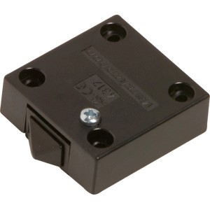 Schwarzer Truhenschalter mit Abdeckung für Lampeninstallationen.