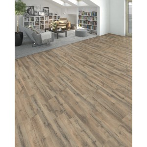 Verlegtes Living by Haro Laminat 7 mm Eiche Graphit im Wohnraum mit Möbeln.