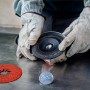 Bosch Expert Fiberscheibe X-Lock R781, 125mm, K36, 5 Stk. mit Winkelschleifer und Zubehör.