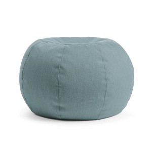 Himmelblauer, runder mokebo Outdoor Pouf 'Der Kugelige' als Sitzhocker oder Bodenkissen.