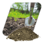 Galamio Bodensubstrat: Kultursubstrat mit Schaufel im Garten, ideal für Beete und Bepflanzung.