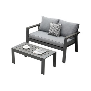 Graues MeXo Gartenlounge Set: 2-Sitzer Sofa mit Tisch und Polstern für Balkon oder Terrasse.