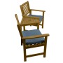 Monstershop Gartenbank Loveseat aus Akazienholz mit Tisch und grauen Kissen.