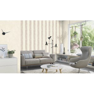 Wohnraum mit Rasch Vliestapete Tapetenwechsel II 608960, Streifen in Creme und Grau.