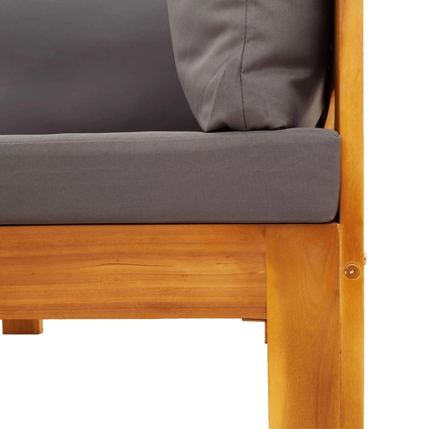 Detailaufnahme Garten-Sofagarnitur aus Akazienholz mit grauen Kissen. Teil der vidaXL Gartenmöbel.