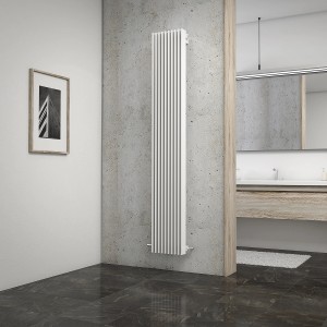 Schulter Design-Heizkörper London, alpinweißer Heizkörper mit Mittenanschluss im modernen Bad.