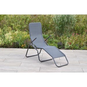 Graue Merxx XXL Wellnessliege mit Textilbespannung für den Garten.