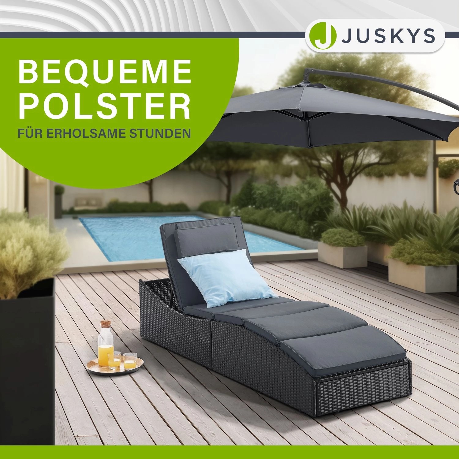 Faltbare, schwarze Juskys Sonnenliege Lamia mit grauer Auflage und verstellbarem Kopfteil im Garten.