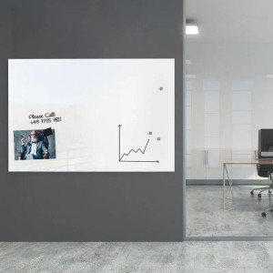 KARAT Glas Whiteboard Lissabon, 45x30 cm, mit Notizen und Grafik im Büro.
