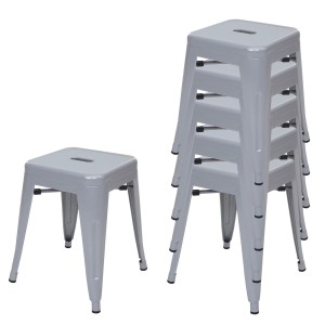 Graue Metallhocker im Industriedesign, 6er-Set. Ein Hocker steht, fünf sind gestapelt. Sitzhöhe 46cm, stapelbar.