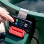 metabo Akku-Tauchpumpe TPF 18 LTX 2200 in Nutzung, Detailaufnahme Bedienfeld.