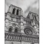 Rahmenloser Bilderrahmen 30x40 cm mit Normalglas, zeigt ein Schwarz-Weiß-Foto von Notre Dame.