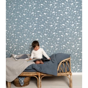 Little Dutch Vliestapete Ocean Blue im Kinderzimmer mit Unterwasserwelt-Motiv.