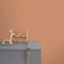 Little Dutch Wandfarbe Pure Rust Rosa, extra matt. Kinderzimmer-Szene mit Spielzeug.