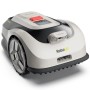 RoboUP Raccoon 2 SE Mähroboter, kabellos, für 600 qm. Heller Roboter mit Kamera, roten Stopp-Knopf und großen Rädern.