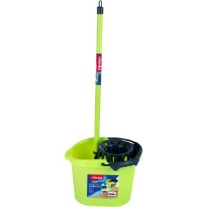Vileda Eimer und Wischmopp in Grün, robustes Spielzeug für Kinder.