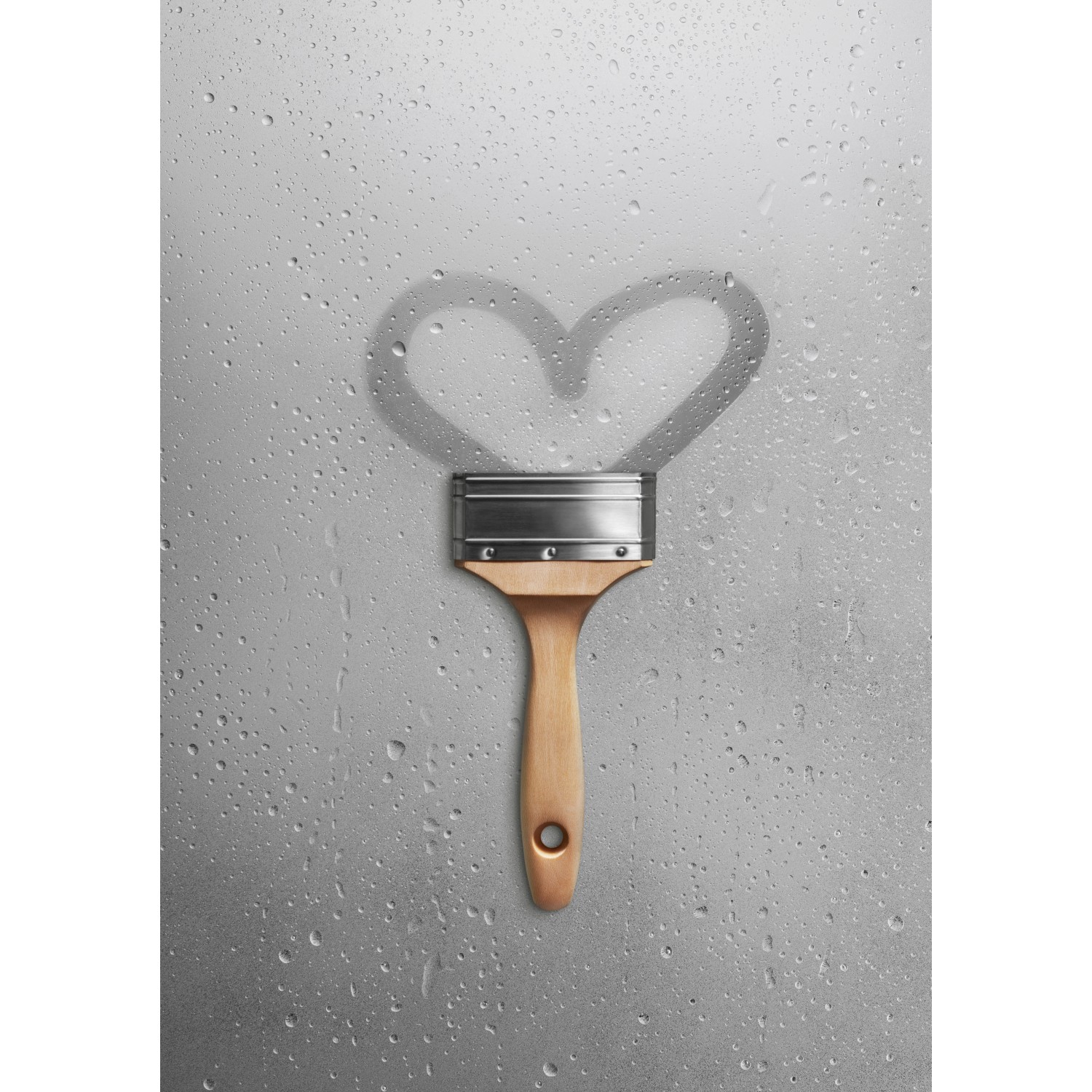 Pinsel zeichnet Herz auf Wand mit Schöner Wohnen Trendfarbe Dreamy.