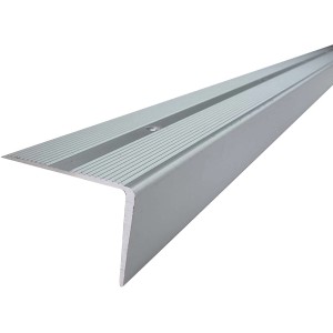Arcansas Treppenkantenprofil aus Aluminium, silberfarben, L-Form, geriffelte Oberfläche.