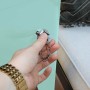 Detailaufnahme: Mintfarbener Axi Kühlwagen Retro mit Ablassventil und Hand. Ideal für Partys.