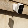 Yale Akku-Überwachungskamera für den Außenbereich, weiße Smart-Camera mit Full HD Auflösung.