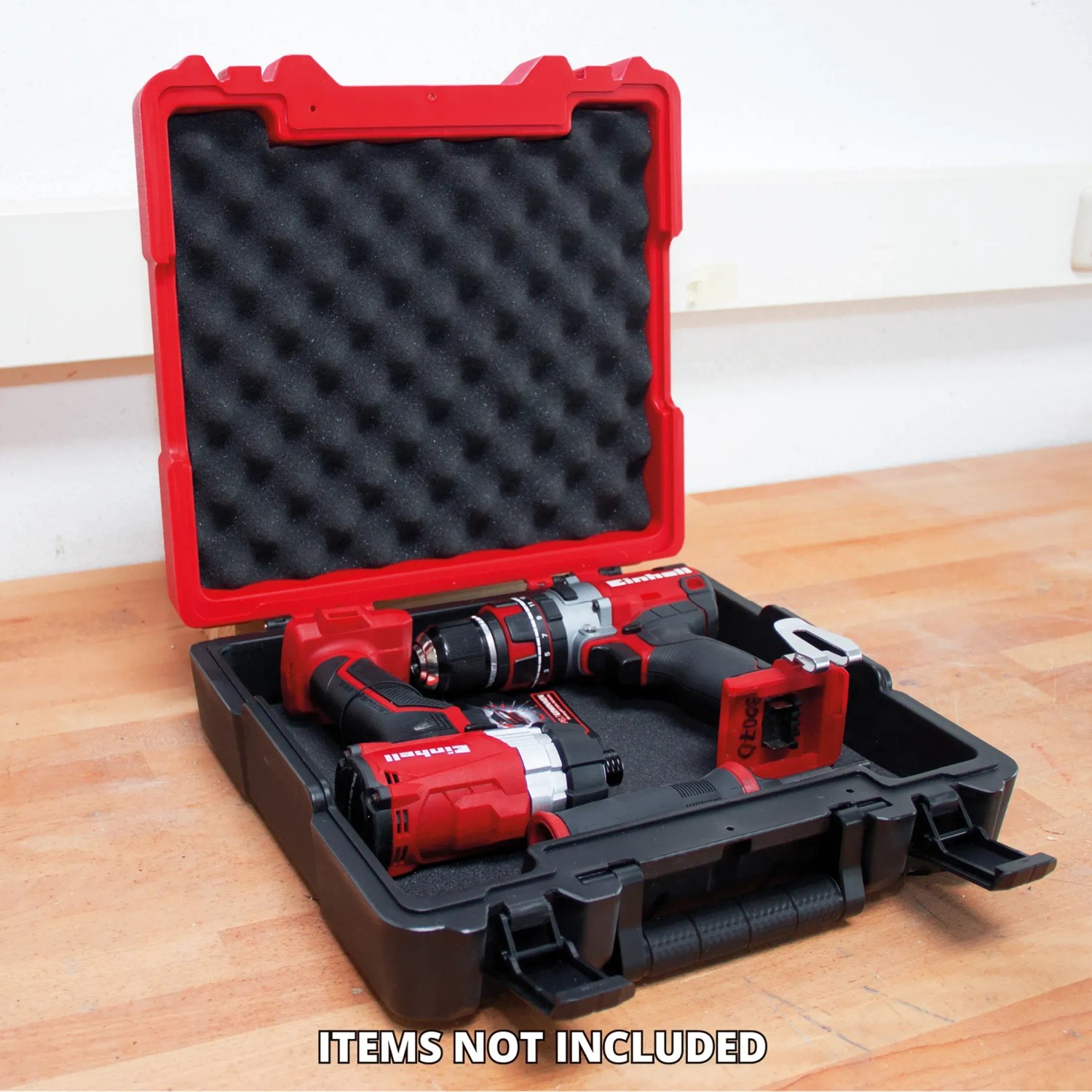 Offener Einhell E-Box Werkzeugkoffer (33x35cm) mit Werkzeugen und Schaumstoff-Innenfutter.