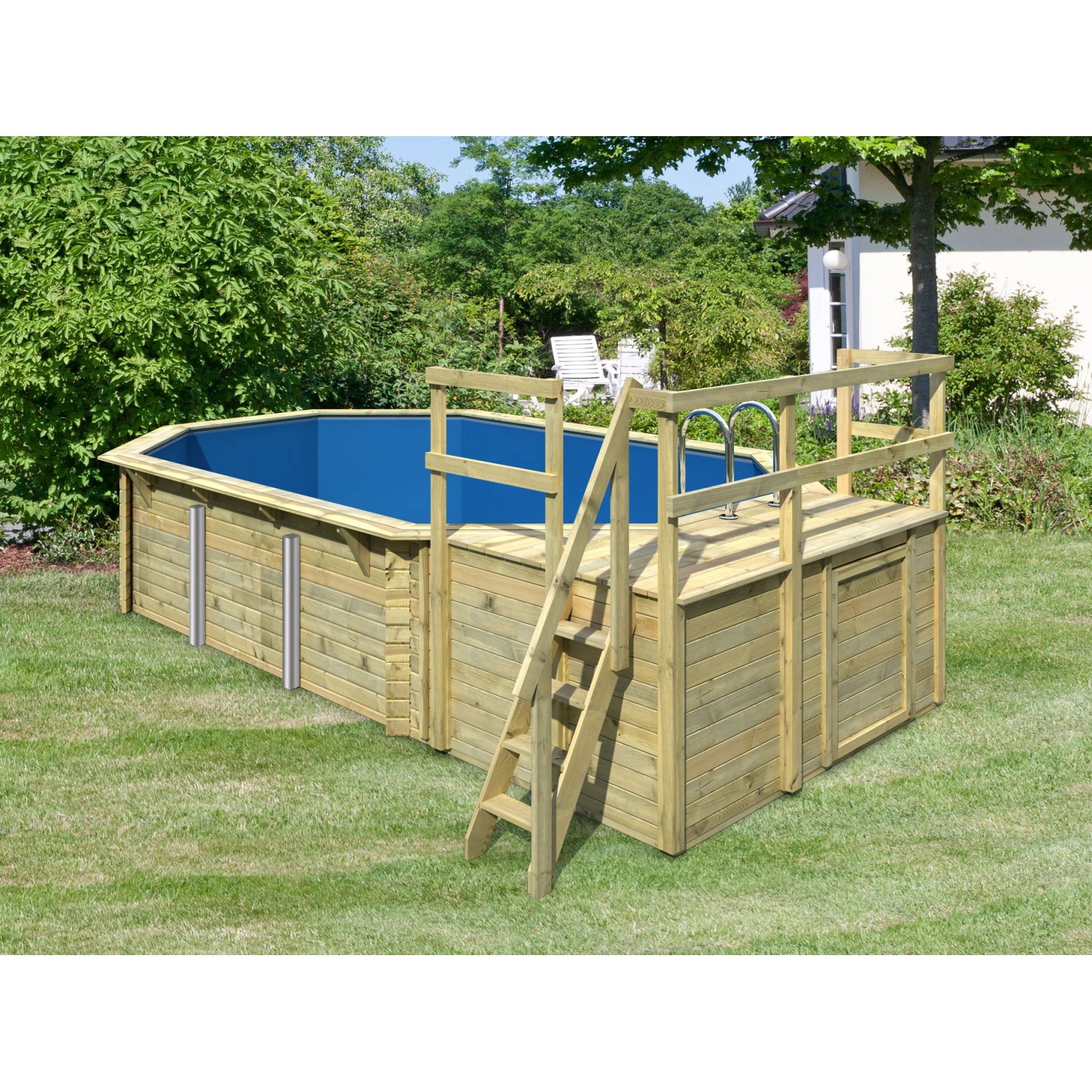 Karibu Holzpool Set mit Sonnenterrasse, Leiter und Filteranlage im Garten.