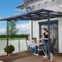 Anthrazit Terrassenüberdachung Bausatz (306x306cm) mit Polycarbonatplatten und zwei Frauen auf der Terrasse.