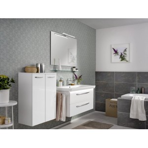 Fackelmann ConturaLight LED-Waschbeckenbeleuchtung (63,5 cm) im modernen Badezimmer.