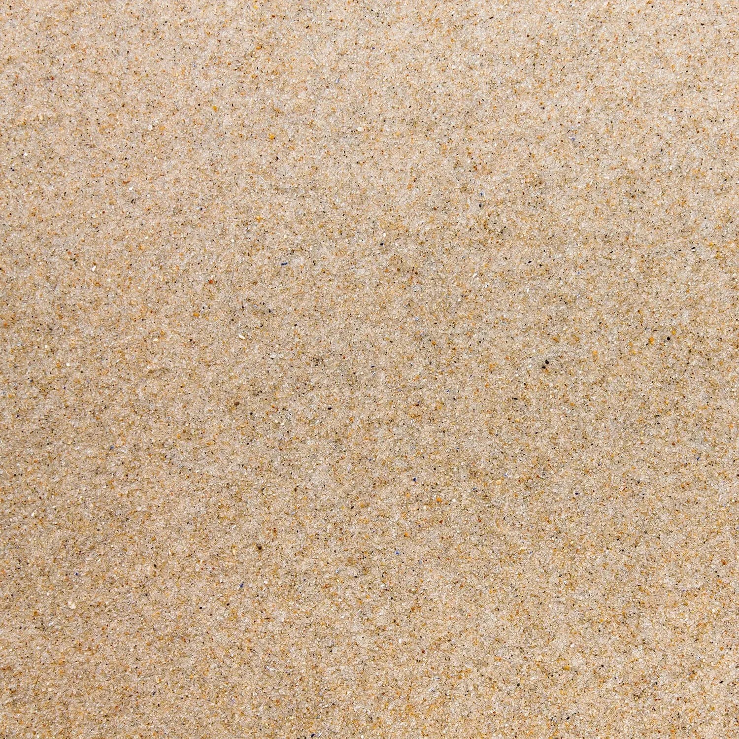 Nahaufnahme von Galamio Quarzsand 0,4-1,2 mm, ideal für Bau, Garten und Reitsport.