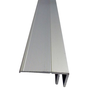 Treppenwinkelprofil Clip-System, 1000 mm, silbernes Aluminiumprofil für Laminat & Parkett.