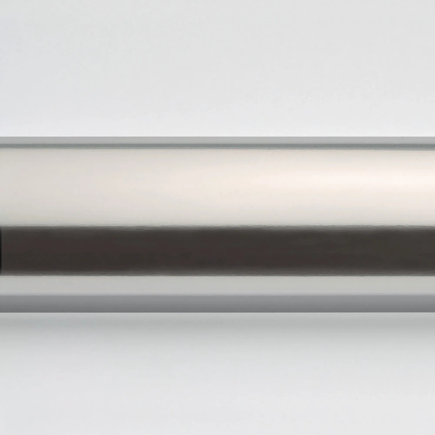 Detailaufnahme: Breuer Drehtür mit Festteil Quick72 Panorama, Chrom-Optik.