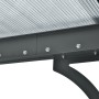 Detailansicht des anthrazitfarbenen Floraworld Flachdach-Carports aus Aluminium mit Polycarbonatplatten.