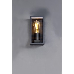 Schwarze, eckige Eco-Light Außenwandleuchte Karo mit Leuchtmittel an grauer Wand.