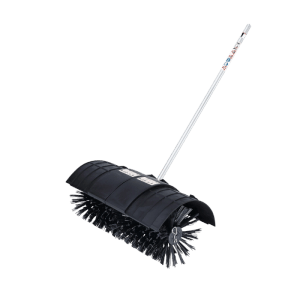 Stihl Kehrbürste KB-KM für KombiSystem. Schwarzes Anbaugerät zur effektiven Bodenreinigung von Flächen & Fugen.