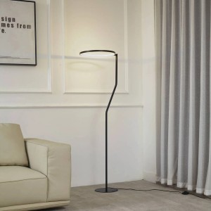 Moderne Lindby LED Stehlampe Rayon in Schwarz, Metall, 1-flammig für Wohnzimmer.