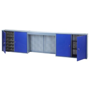 Küpper Hängeschrank Modell 70187, 2400 mm breit, mit blauen Türen, Sichtboxen und Lochrückwand.