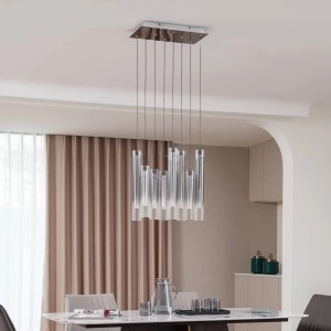 Moderne, dimmbare Lucande LED-Pendelleuchte Korvitha, 8-flammig, aus Alu und Glas.