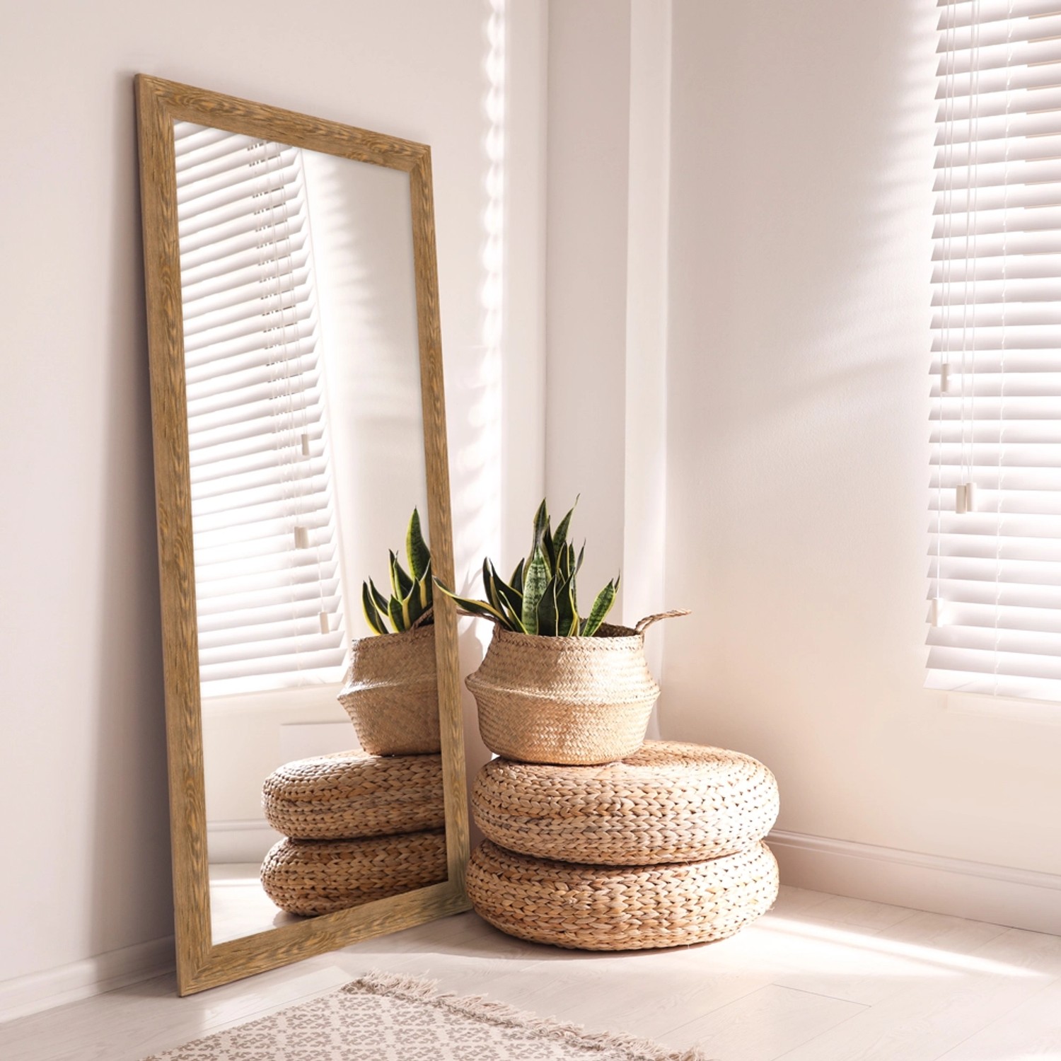 Moderner Wandspiegel H780 in Eiche-Optik, 50x70 cm, mit Holzrahmen. Ideal für Bad, Flur oder Wohnzimmer.